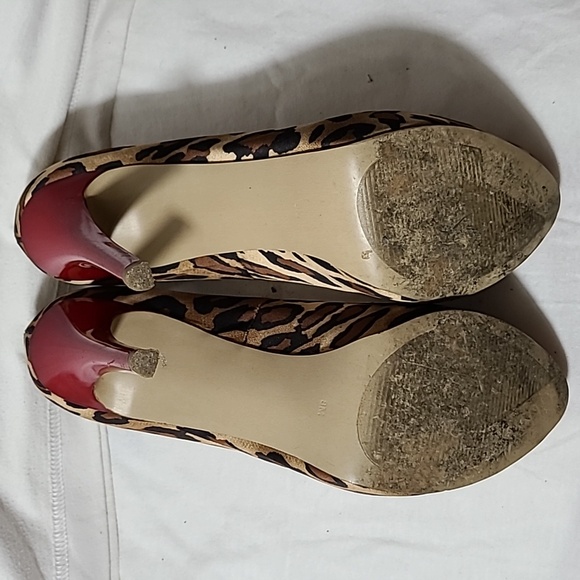 Guess Leopard Print with red high heels - Picture 5 of 5